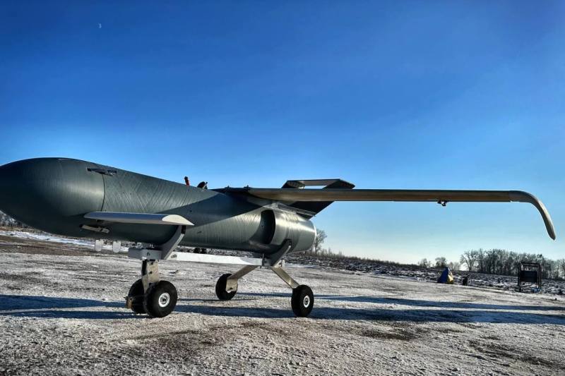 Video Ukraine hit the drone a Russian refinery almost 1,000 kilometers from its borders