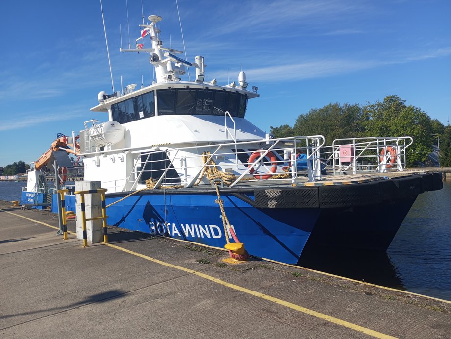 Bota Wind II - this ship's ship's ship Wind Offshore is sailing to see the farm being built