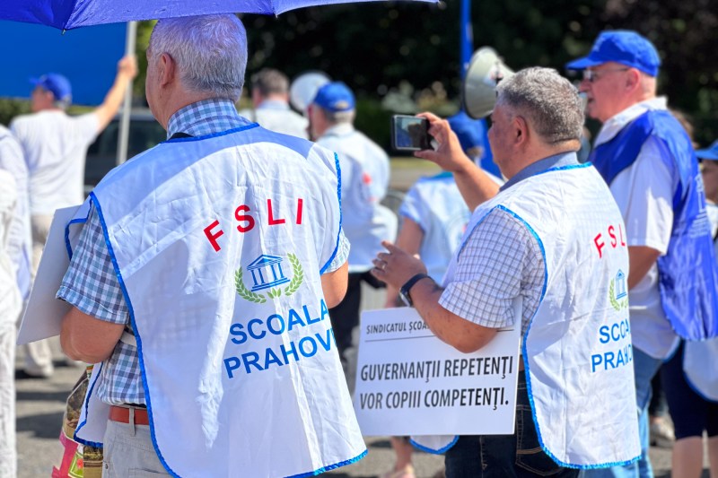 Call for mobilizing teachers for continuing protests: