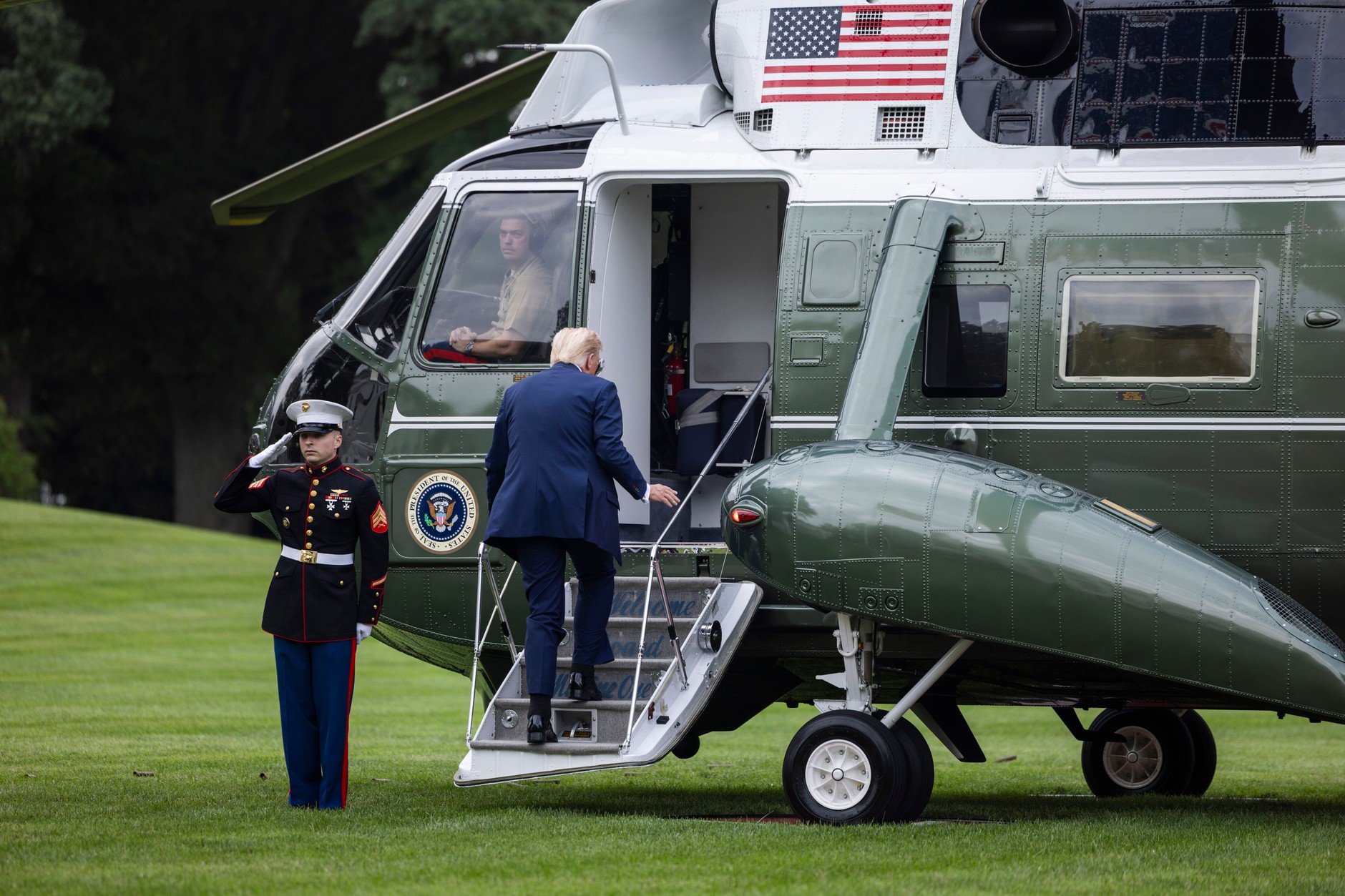 Donald Trump before departure to the funeral of Charlie Kirk