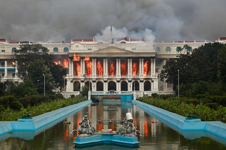 The burning building of the government administration in Katmandu