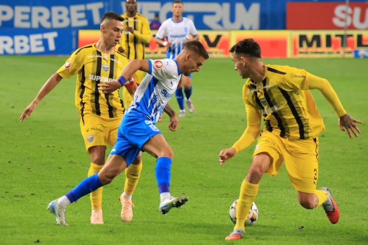 Images from the match Craiova - Dinamo, Stage #11 // Photo: Ionuț Iordache (GSP)