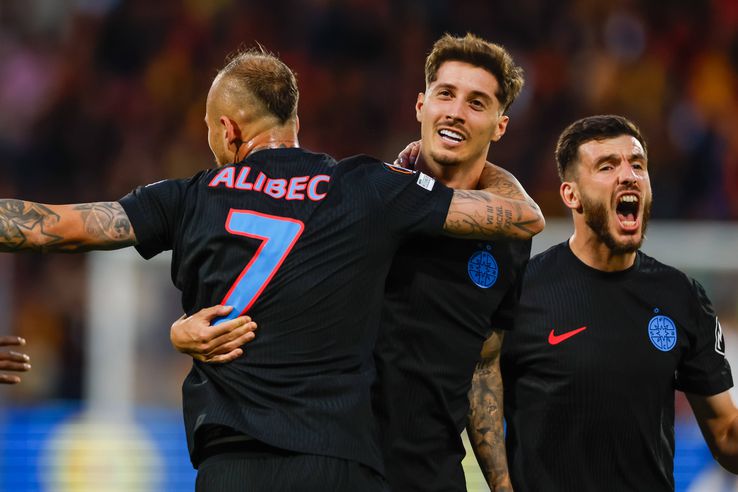 Alibec, Miculescu and Mihai Popescu, in Go Ahead Eagles - FCSB, in the Europa League/ Photo Imago Images
