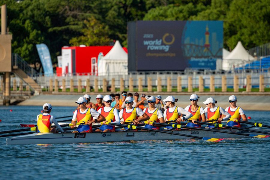 Women's Barca 8 Plua 1 photo frames: FR Rowing/Balint Czucz Gold for Romania at double female frames! Magdalena Rusu and Simona Radiș are world champions »silver for Florin Arteni and Florin Lehaci at double male frames