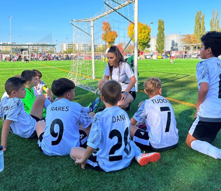 Cătălina Nițu este antrenor de fotbal. Foto: Instagram