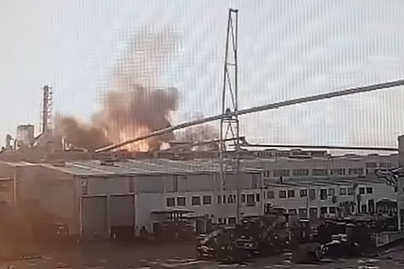 Video the moment of explosion at the Sebeș factory. The building, encompassed by huge flames and a thick cloud of smoke