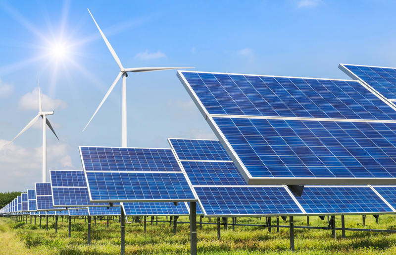 Photovoltaic panels and wind turbines, photo: Airibon | Dreamstime.com