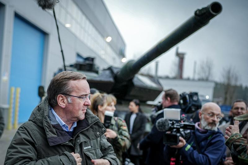 The German Defense Minister Boris Pistorius, in front of a Leopard 2 battle tank, at the Lithuanian defense services center, Jonava, Lithuania, December 18, 2023., Photo: Kay Nietfeld / AFP / Profimedia