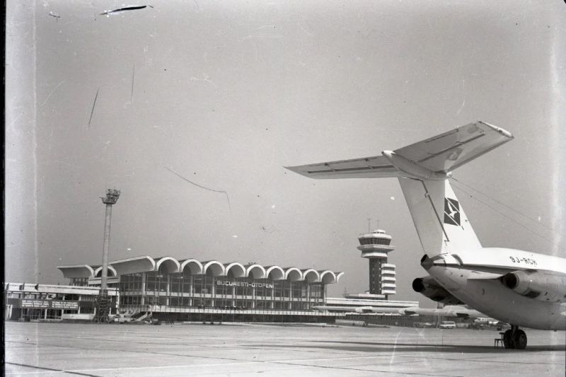 Otopeni, empty and retro airport, as you have never seen. Richard Nixon was received here with fast before the construction is completed