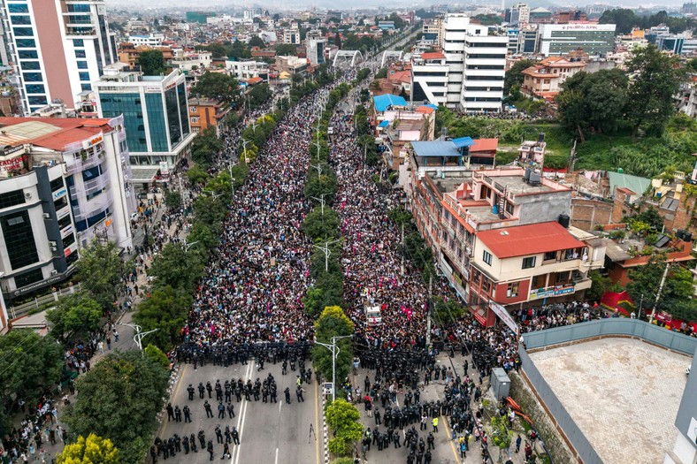 Young Nepalese went out into the streets in protest against the corruption of power