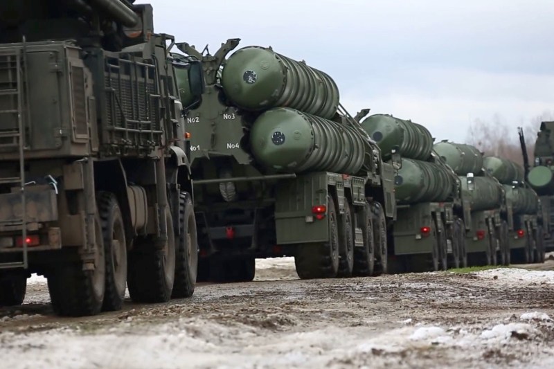Series of successful attacks claimed by the Ukrainian army: a S-400 system,