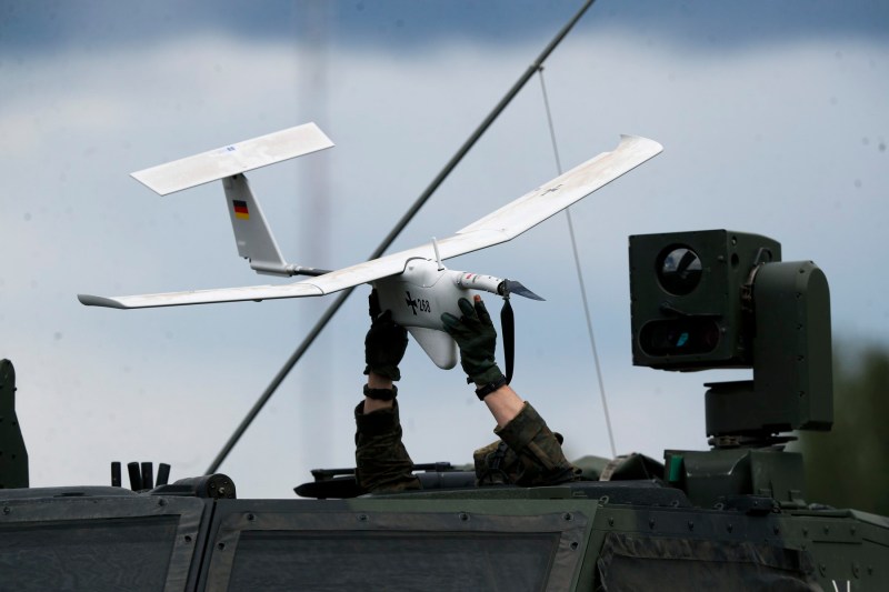A military base in northeast of France, overdue by unidentified drones / authorities strengthened security measures