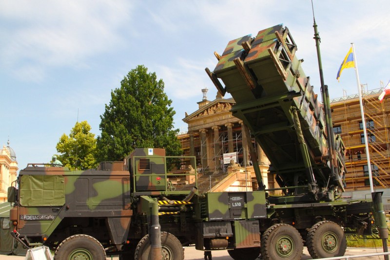 Patriot system sent to Ukraine by a country that has so far avoided imposing sanctions to Russia. How did the position change