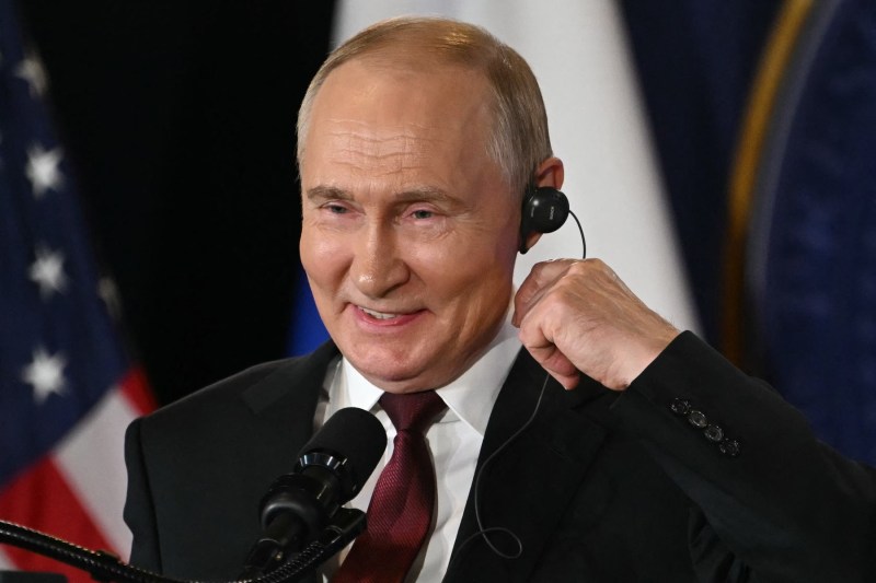 Putin claims Russia has never opposed Ukraine's accession to the EU but sends a threatening message to Kiev