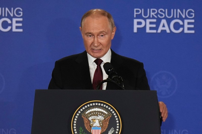 Putin issues a harsh threat to future allied troops in Ukraine, immediately after Macron announced that 26 countries will be present there