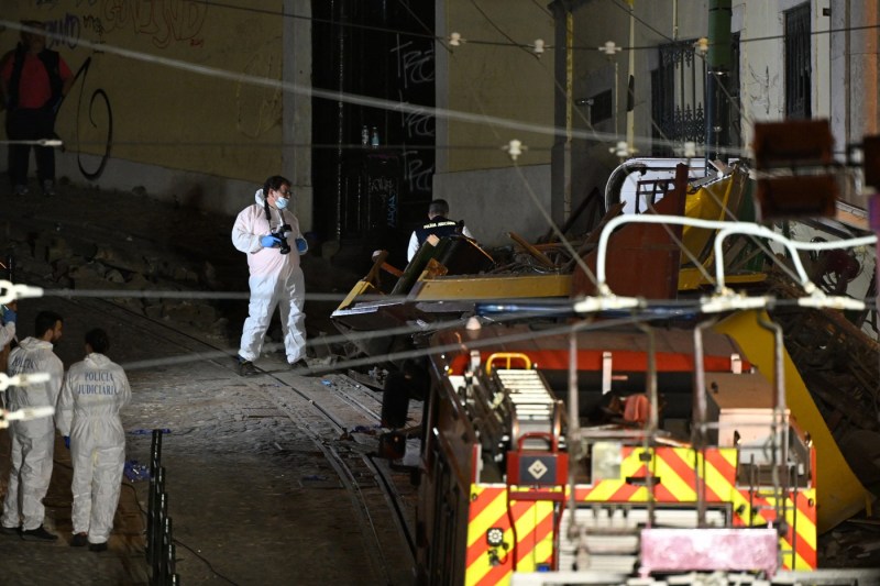 Lisbon, in a state of shock after the collapse of the funicular, resulting in 15 dead
