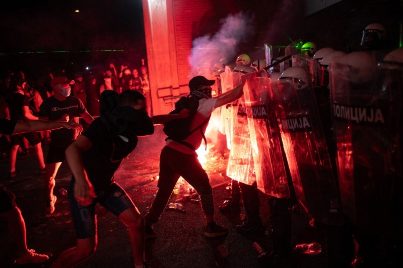 Video continues anti -government protests in Serbia. Clashes between law enforcement and demonstrators at Novi Sad