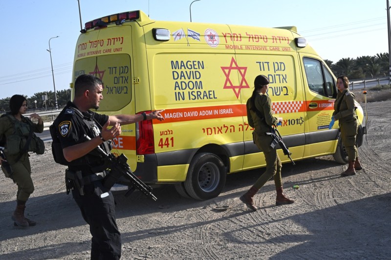 Two Israeli soldiers, killed on the border with Jordan. The attacker was a driver on a car with humanitarian aids for Gaza