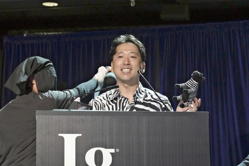 The most bizarre scientific studies awarded at IG Nobel 2025: Can alcohol use help in foreign languages?