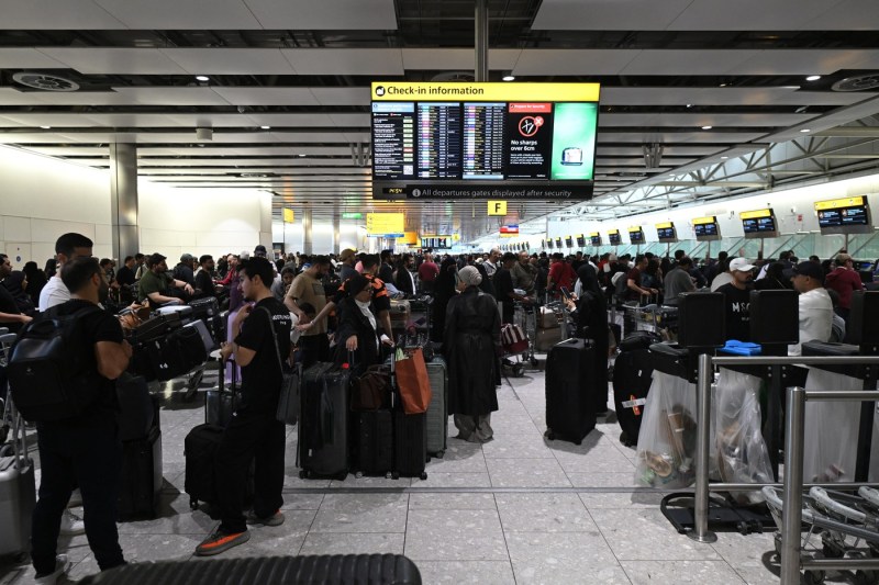What is the situation on Monday at the European airports affected by the massive weekend cyber attack, which led to queues and flight cancellations