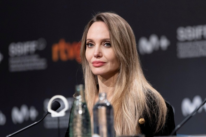 Video Angelina Jolie, about the division of America: