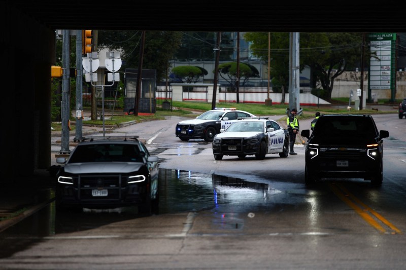 Photo bloody attack on the Dallas Immigration Bureau: Two people killed, 
