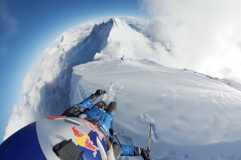 Video Andrzej Bargiel became the first person in the world to lower Mount Everest on skis without the help of oxygen
