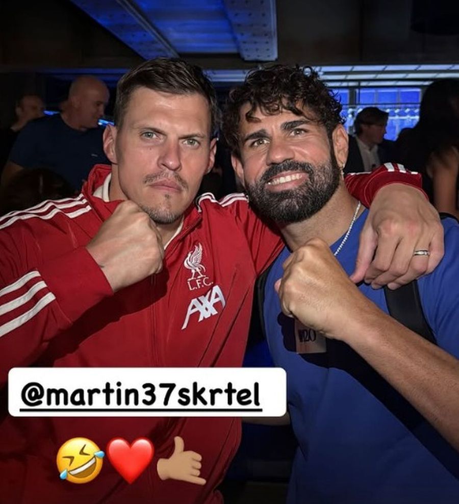 The blunt Diego Costa! At one step of beating with Martin Skrtel in a match of legends