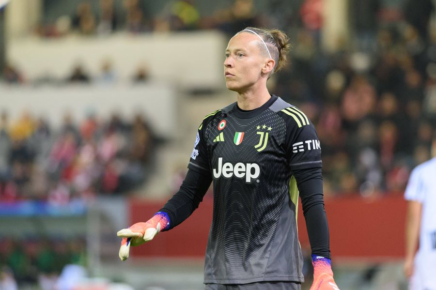 The quarter-final goalkeeper at the Euros, incredible revelations » What he could receive on the phone: 
