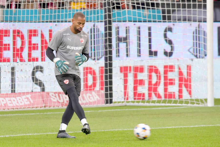 As Dinamo's Cameroonian called Kopic, before the derby with Rapid: 