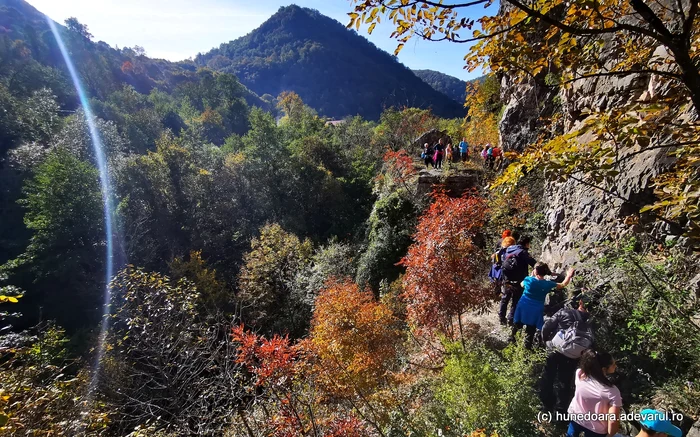 Mountain hiking. Photo: Daniel Guță. TRUTH