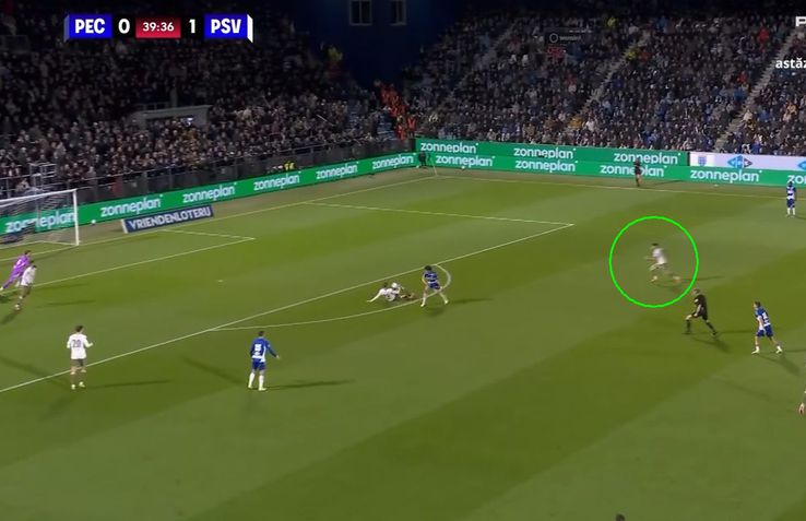 How Dennis Man scored the first goal for PSV / Photo: Capture TV@First Sport 3