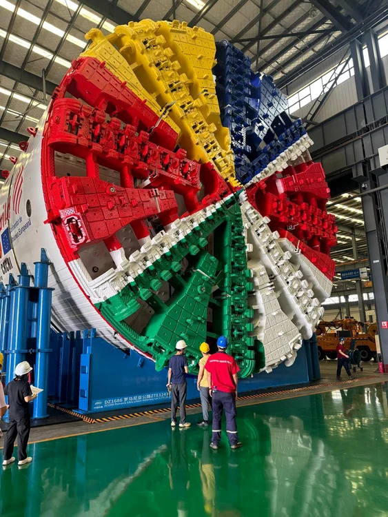 Drilling machine. Facebook source. Irinel Ionel Scrioșteanu