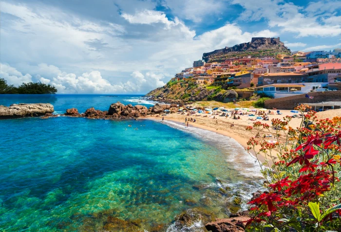 The superb landscape of Sardinia is not enough to make the Italians stay/Photo: Archive