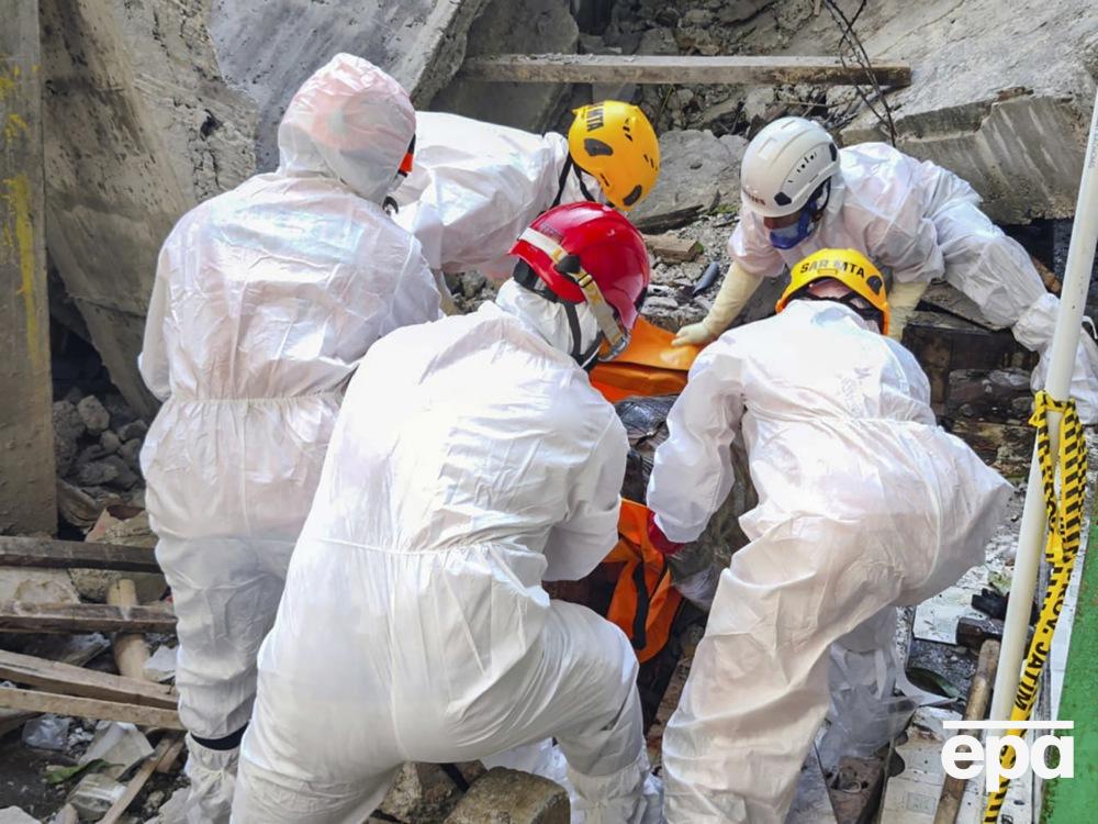In Indonesia, due to illegal completion, a school fell, at least 60 dead. Photo 2