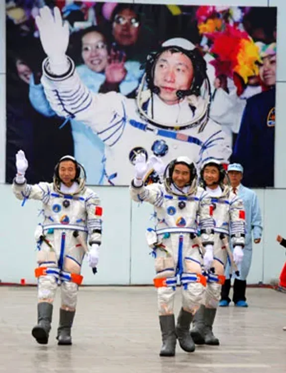 FOTO https://www.astropt.org