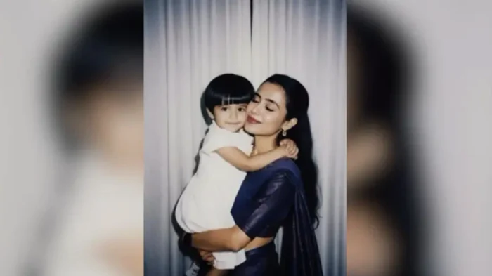 Trend, “Hug Your Younger Self" (Hug your childhood version) image generated by gemini