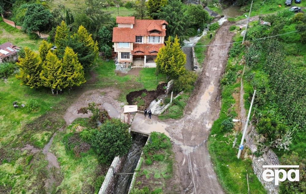 In Mexico, heavy rains, floods and landslides have killed dozens of people. Photo 3