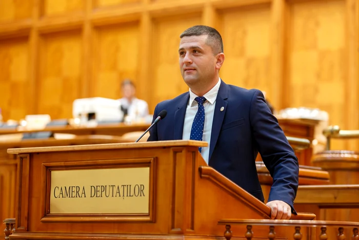 Miruță is criticized in motion for
