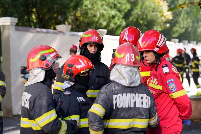 ISU firefighters who intervened at the scene of the explosion PHOTO: IGSU/FB