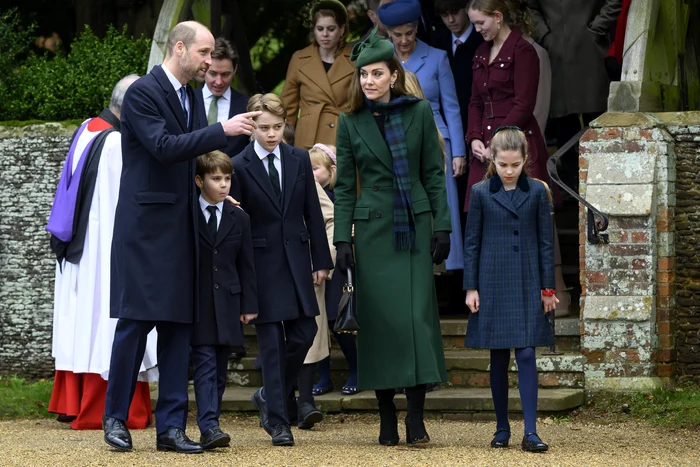 Prince William and Kate with their children. PHOTO: Profimedia