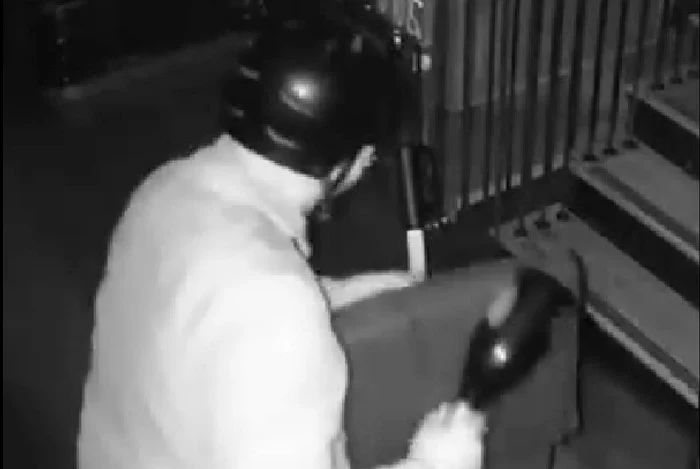 Romanian tuk-tuk driver, accused of stealing wine and champagne PHOTO: Video capture / City London Police