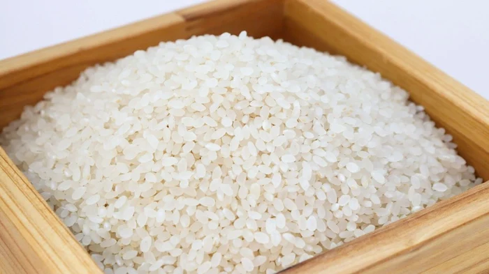 White rice in a wooden container