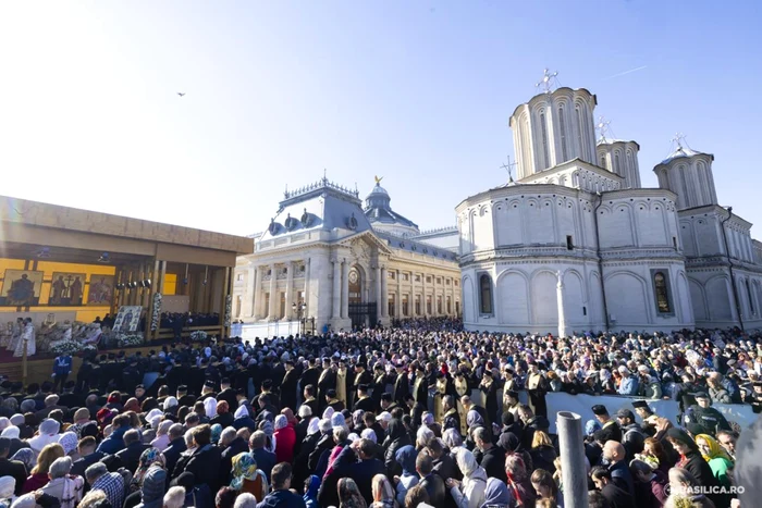 Shrine of the Patriarchal Cathedral of St. Demetrius the New, the Protector of Bucharest Doxology/Basilica