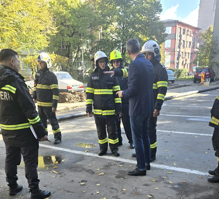 The mayor of Slatina arrived at the scene of the intervention PHOTO: FB/Mario De Mezzo
