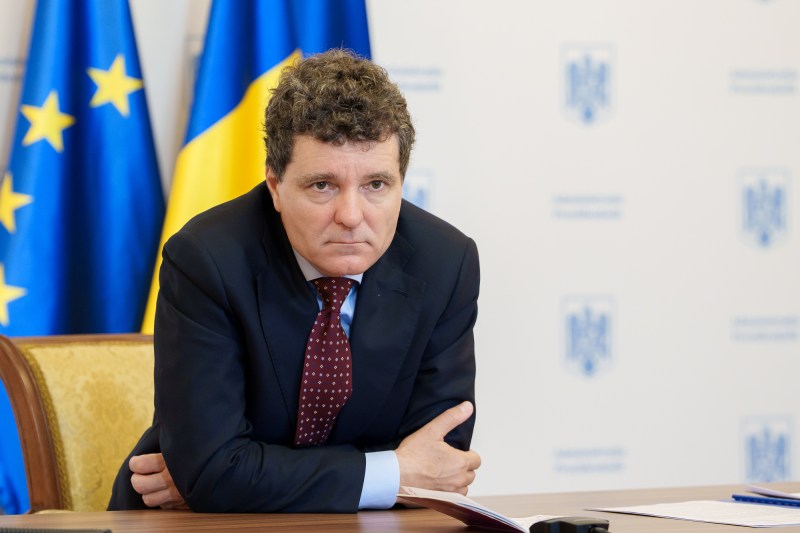 Nicușor Dan appealed to the CCR a law that allows the reorganization of agricultural research institutions even if their lands are not registered in the land register