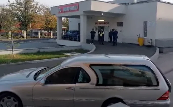 The doctor's coffin car. PHOTO YouTube video capture / Şansa News