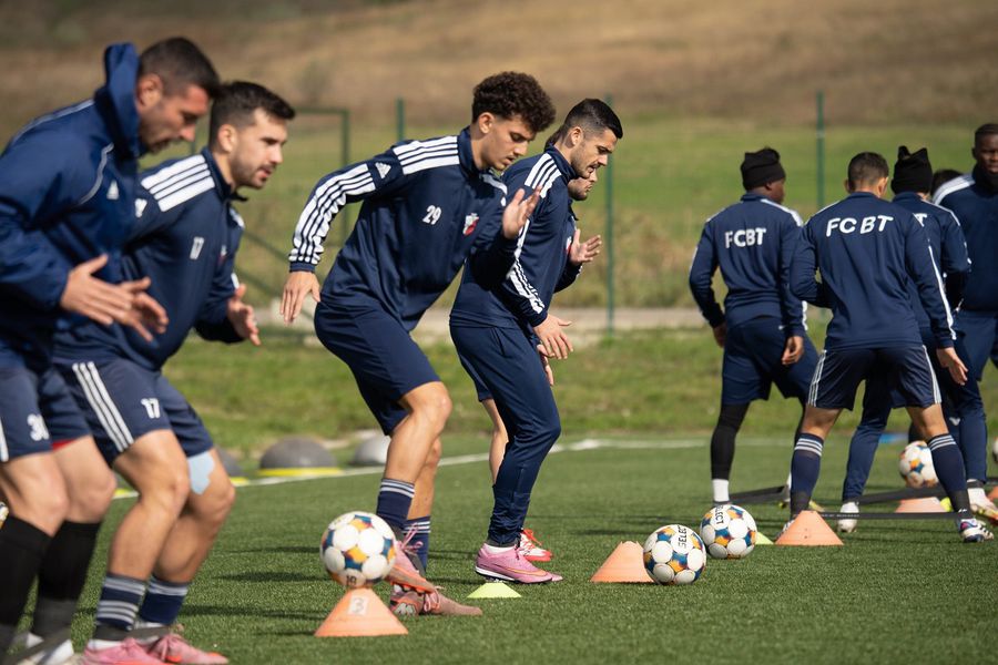 FC Botoșani is pushing hard to reach the Superliga play-off Money works wonders at FC Botoșani » The new award system has caught on with the Superliga leader