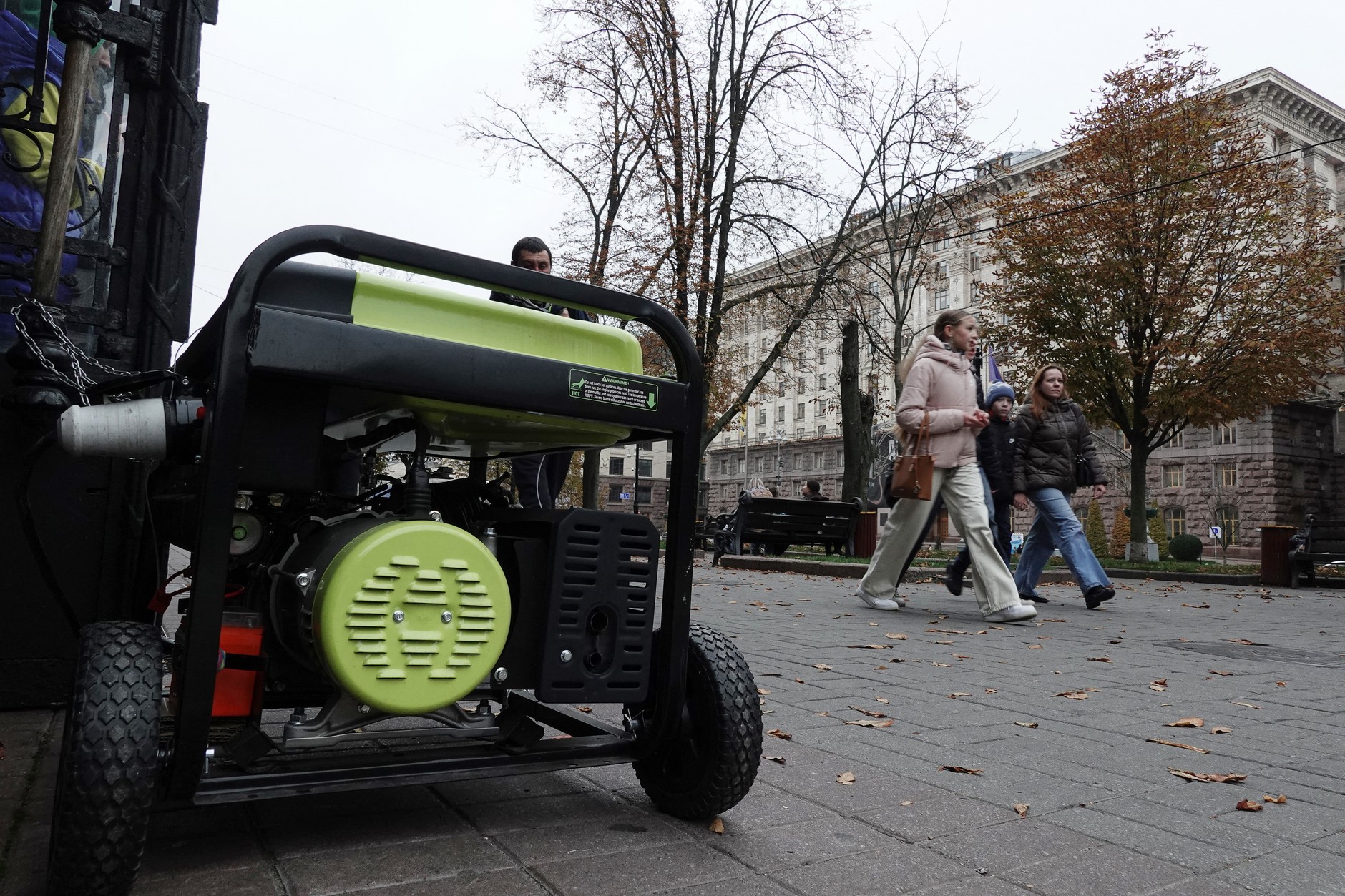 Generator on the street in Kiev, October 24, 2025.