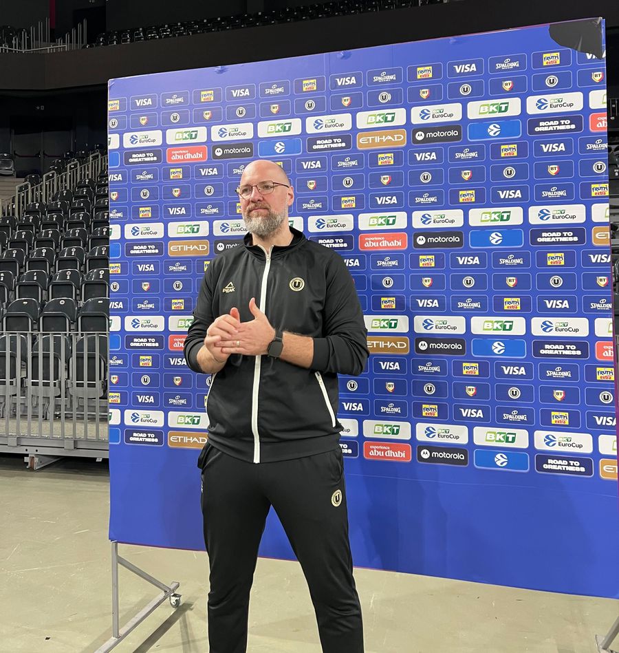 Mihai Silvășan, coach of U-BT Cluj-Napoca/Photo: David Istrate (GSP.ro) After 4 consecutive away trips, U-BT Cluj-Napoca returns to its home ground! Important match with Venezia: